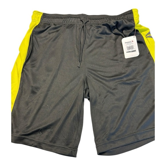 Reebok Men's Training Shorts Active Knit Pockets Slim 9” Inseam Size L Black New - Picture 3 of 7